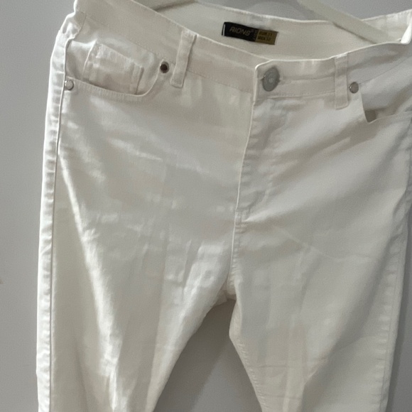 Jeans - Picture 1 of 1